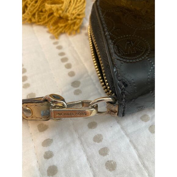 Michael Kors Zip Around Wallet Black and Gold Jet Set - Picture 6 of 6